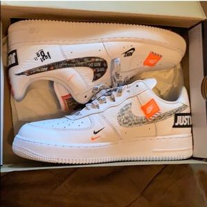 Official collecters selling Air Force just do it